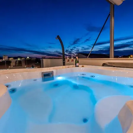 Apartment I Penthouse 1 Mit Whirlpool & Dachterrasse *