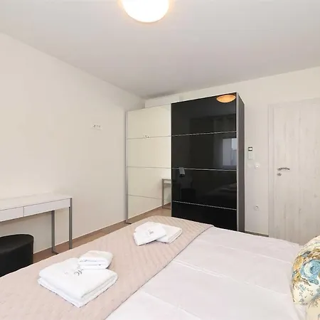 I Penthouse 1 Mit Whirlpool & Dachterrasse Zadar