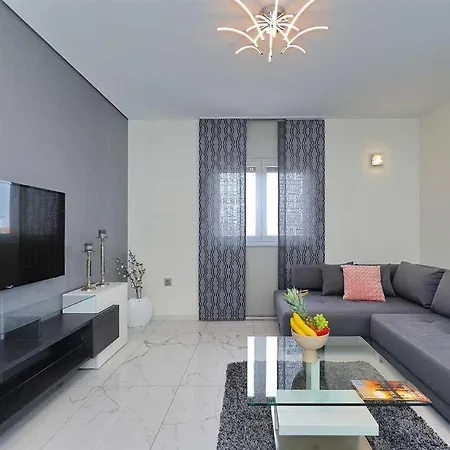 Apartment I Penthouse 1 Mit Whirlpool & Dachterrasse Zadar